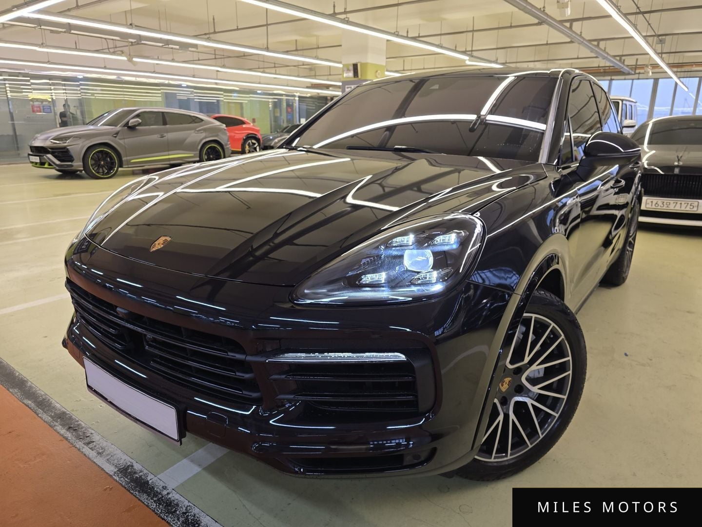 Porsche Cayenne 2020 — фото 1 из 12