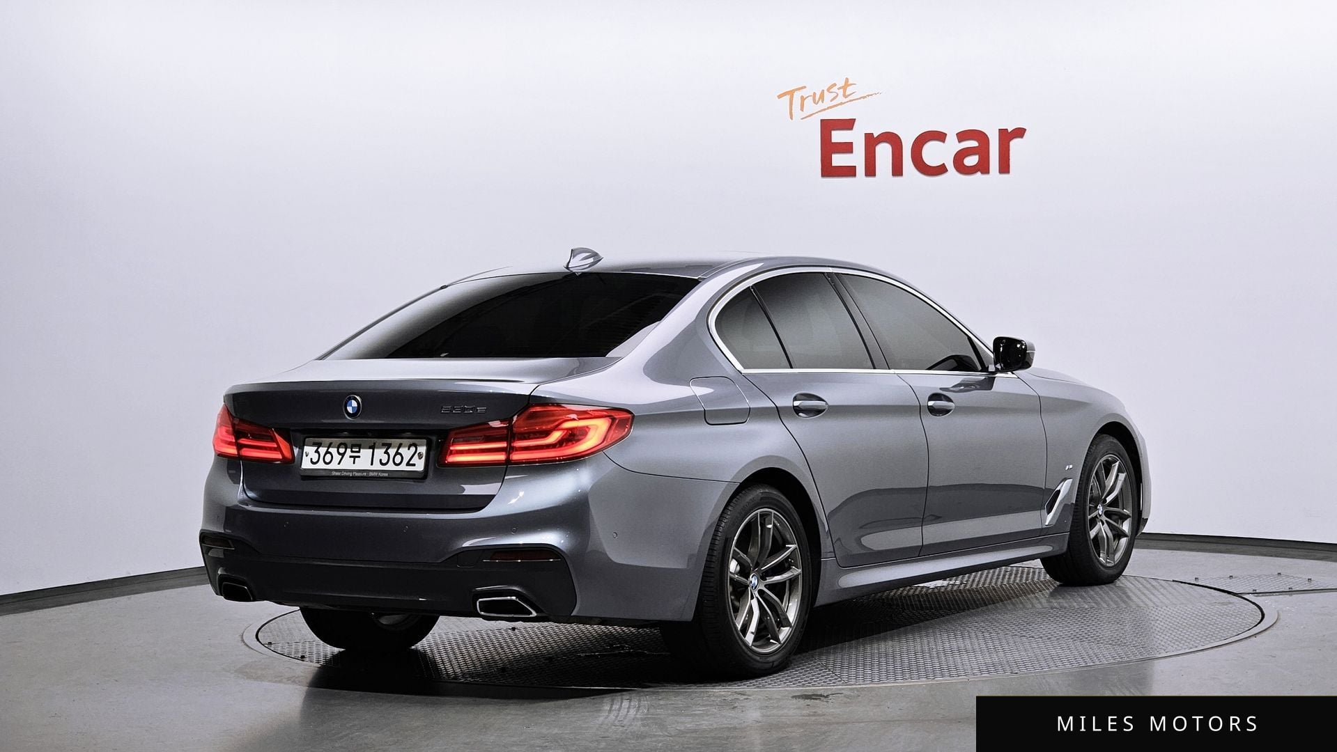 BMW 5 Series (G30) 2020 — миниатюра 2