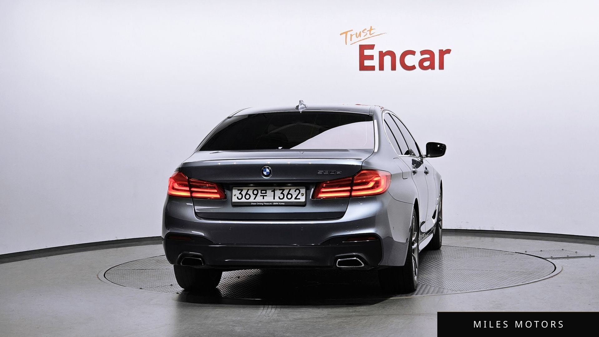 BMW 5 Series (G30) 2020 — миниатюра 4