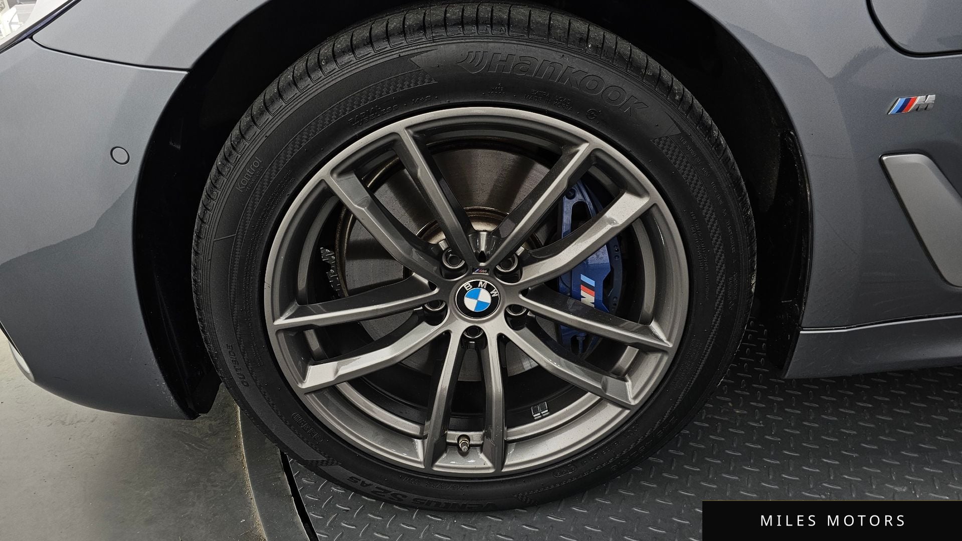 BMW 5 Series (G30) 2020 — миниатюра 5