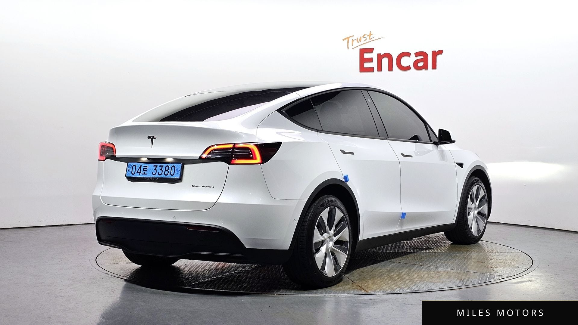 Tesla Model Y 2021 — миниатюра 2
