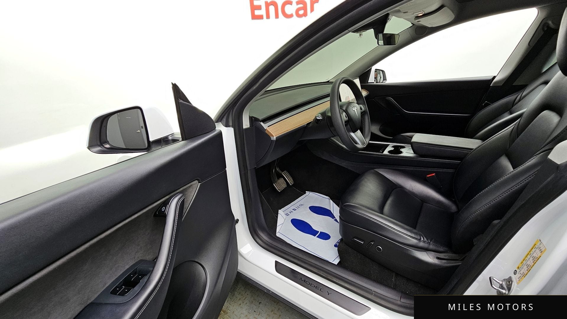 Tesla Model Y 2021 — миниатюра 10