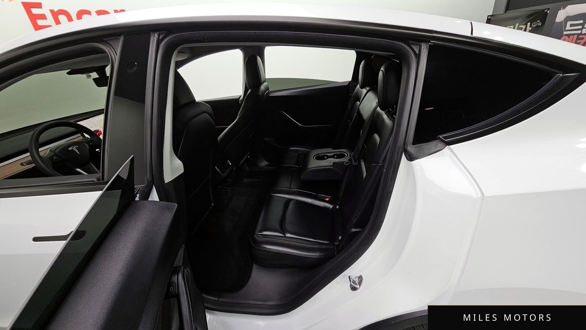 Tesla Model Y 2021 — миниатюра 11