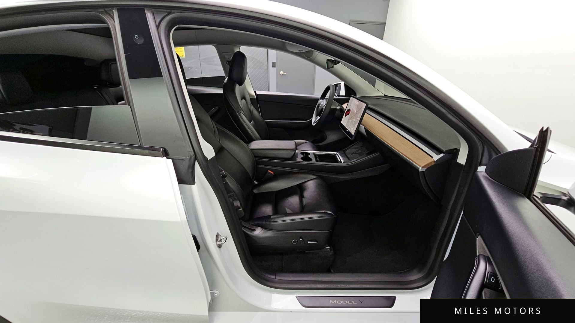 Tesla Model Y 2021 — миниатюра 13
