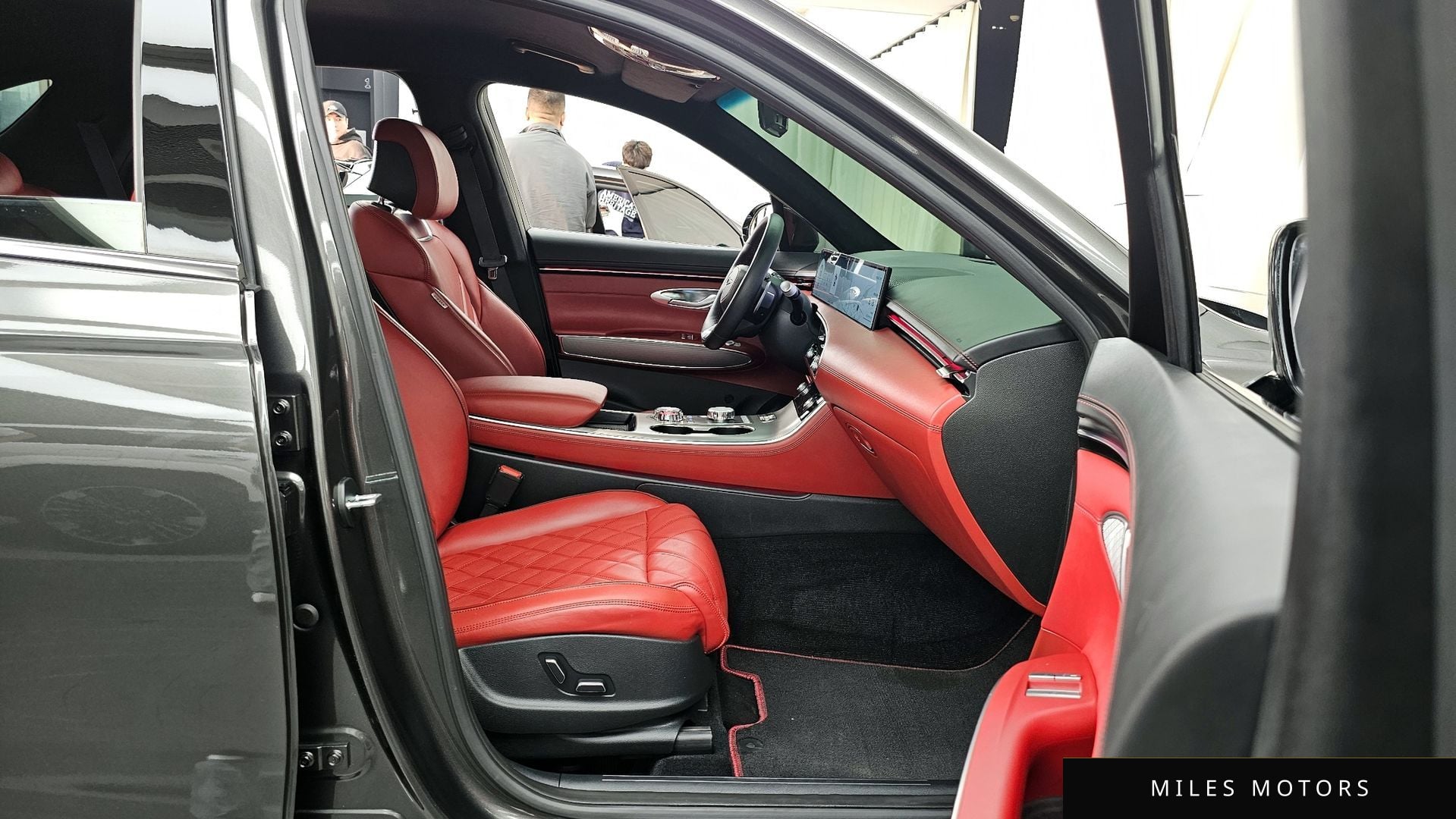 Genesis GV70 2025 — миниатюра 11