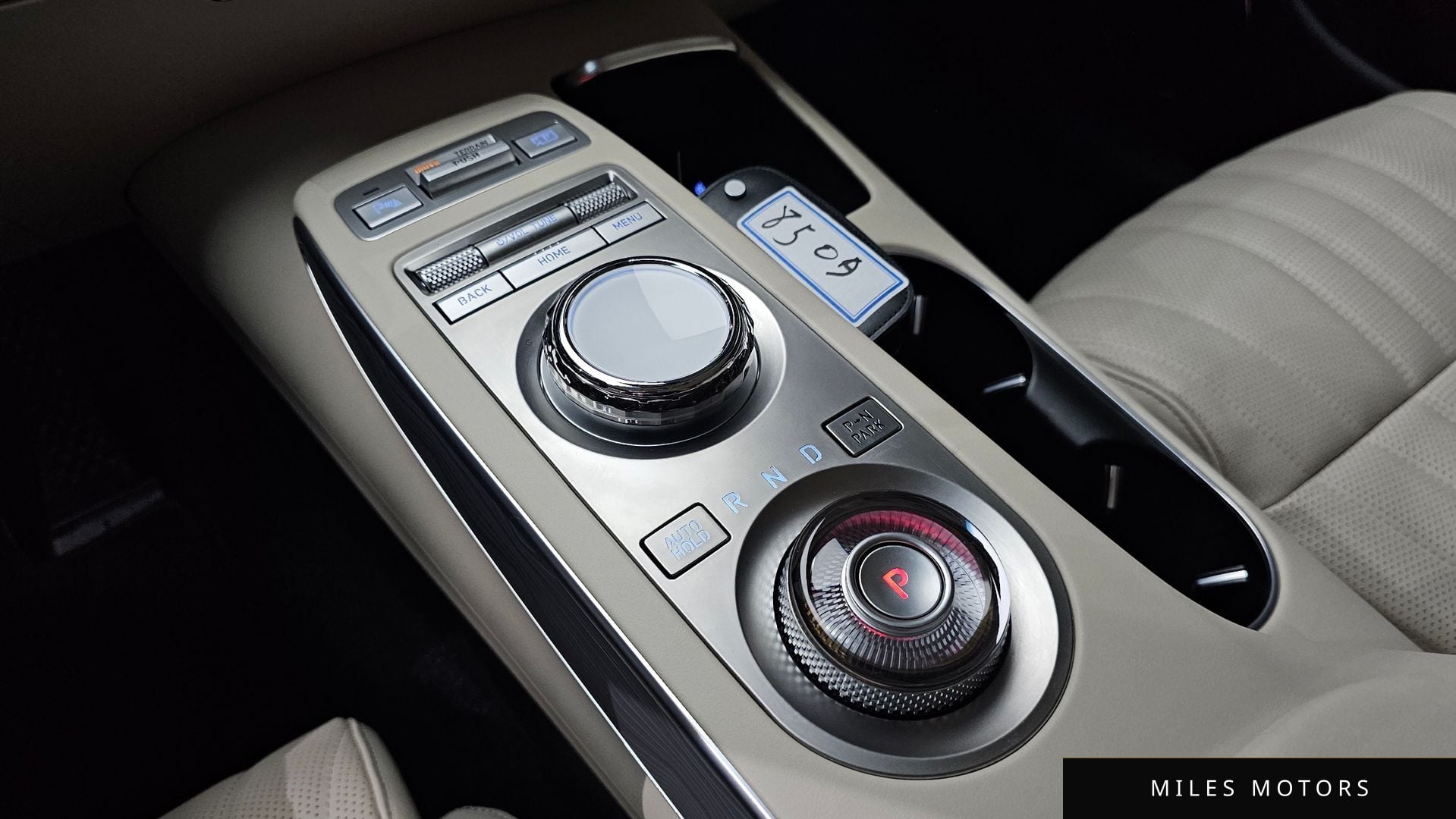 Genesis GV70 2023 — миниатюра 9