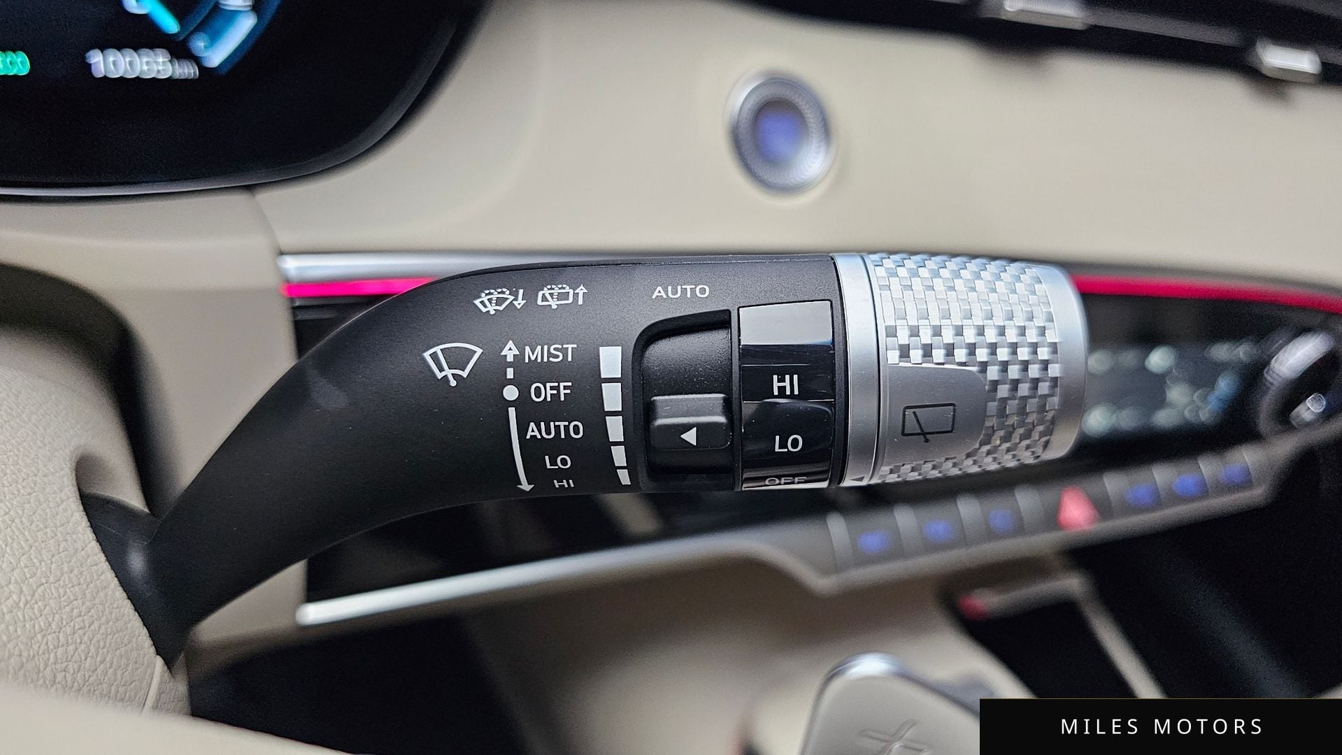 Genesis GV70 2023 — миниатюра 17