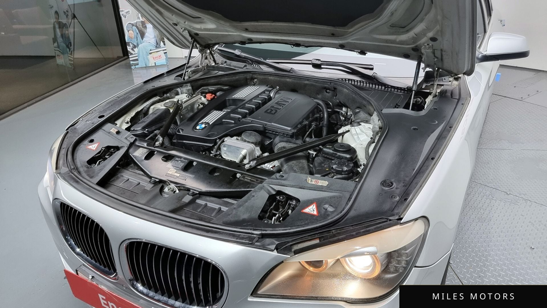 BMW 7 Series (F01) 2011 — миниатюра 6