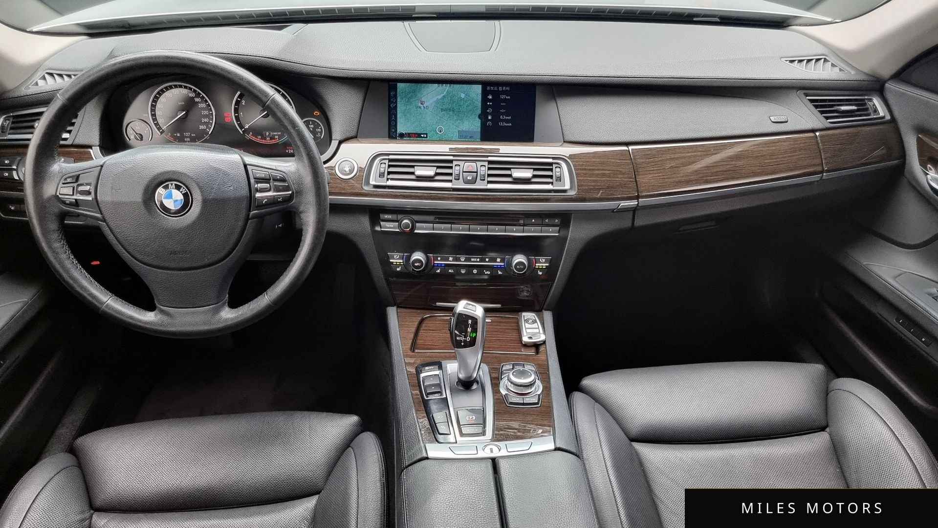 BMW 7 Series (F01) 2011 — миниатюра 7