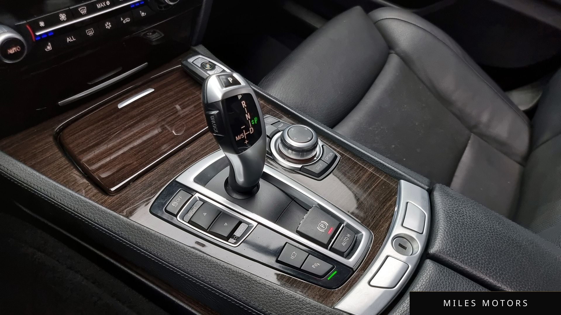 BMW 7 Series (F01) 2011 — миниатюра 9