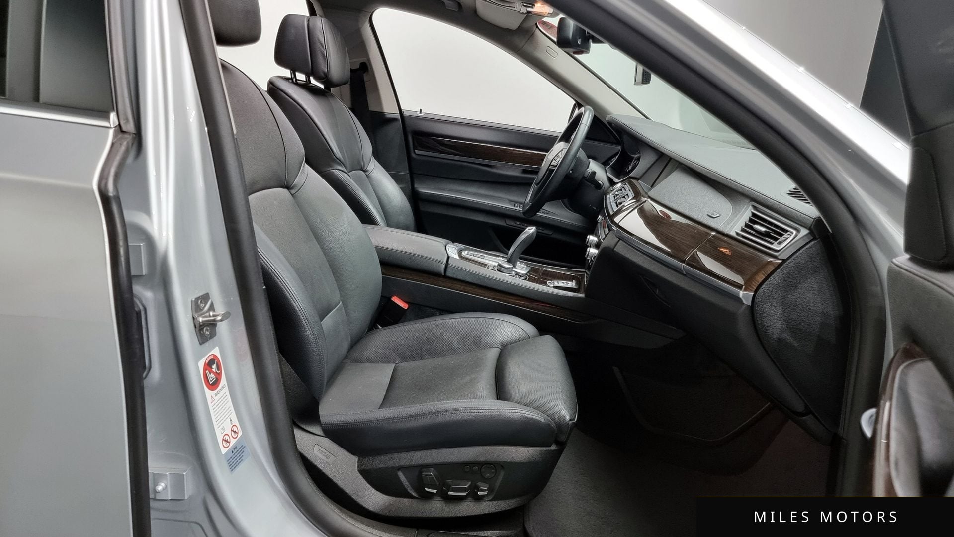 BMW 7 Series (F01) 2011 — миниатюра 10