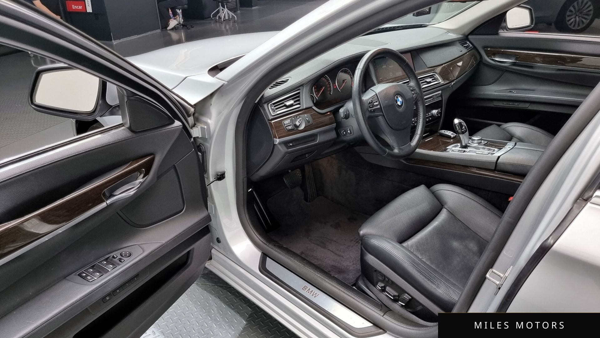 BMW 7 Series (F01) 2011 — миниатюра 11