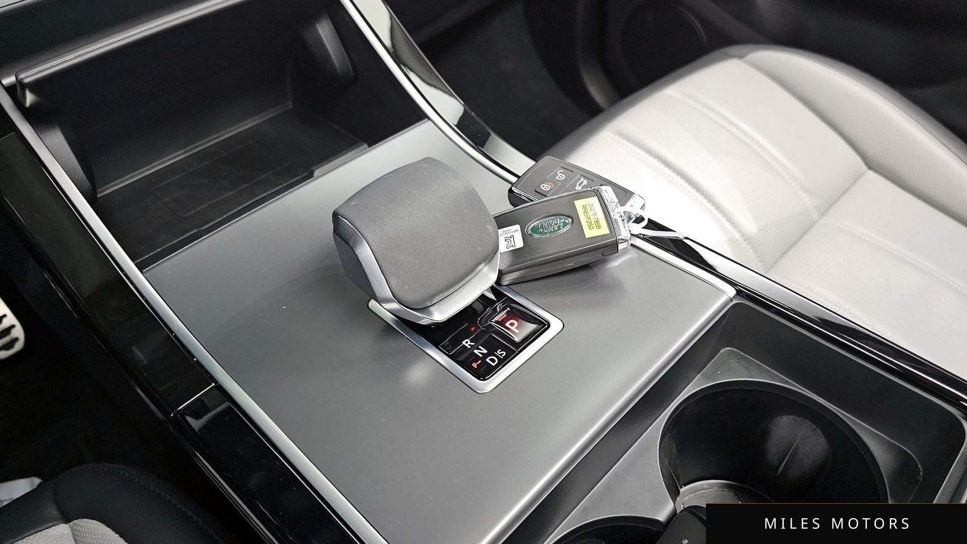 Land Rover Range Rover Evoque 2024 — миниатюра 9