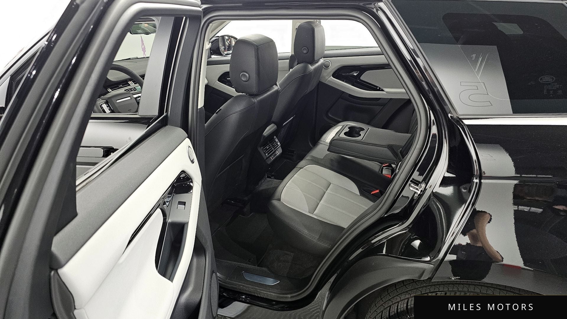 Land Rover Range Rover Evoque 2024 — миниатюра 12