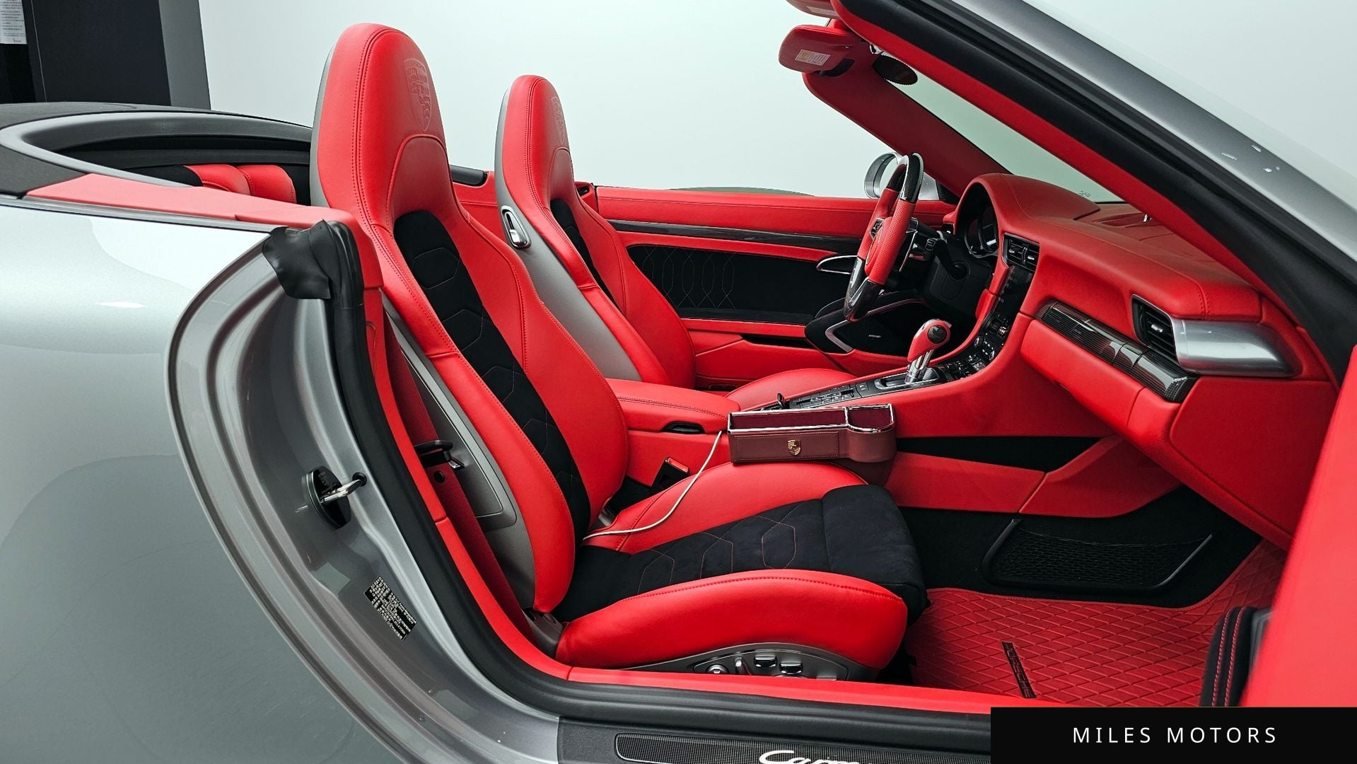Porsche 911 2018 — миниатюра 10