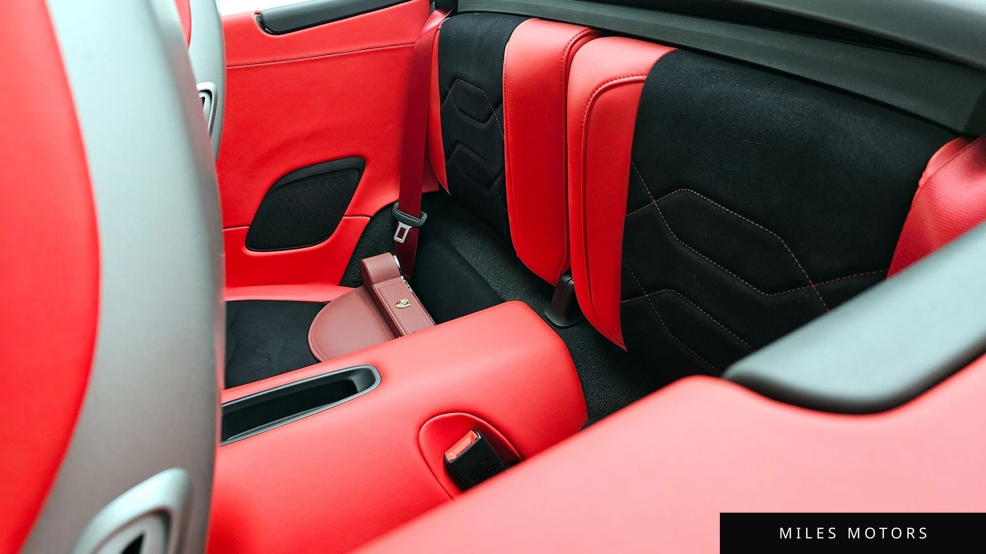 Porsche 911 2018 — миниатюра 12
