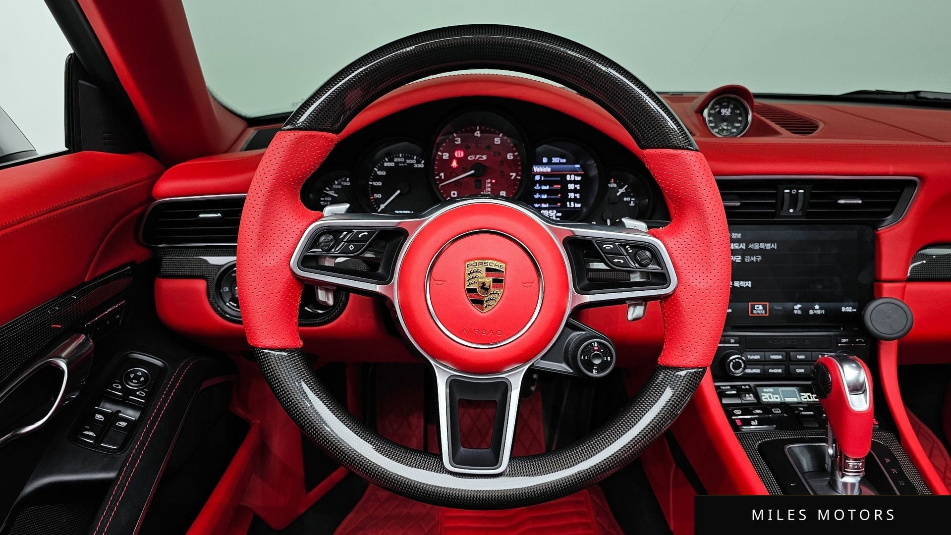 Porsche 911 2018 — миниатюра 13