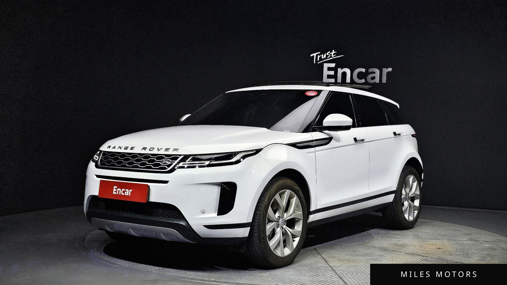 Land Rover Range Rover Evoque 2022 — фото 1 из 12