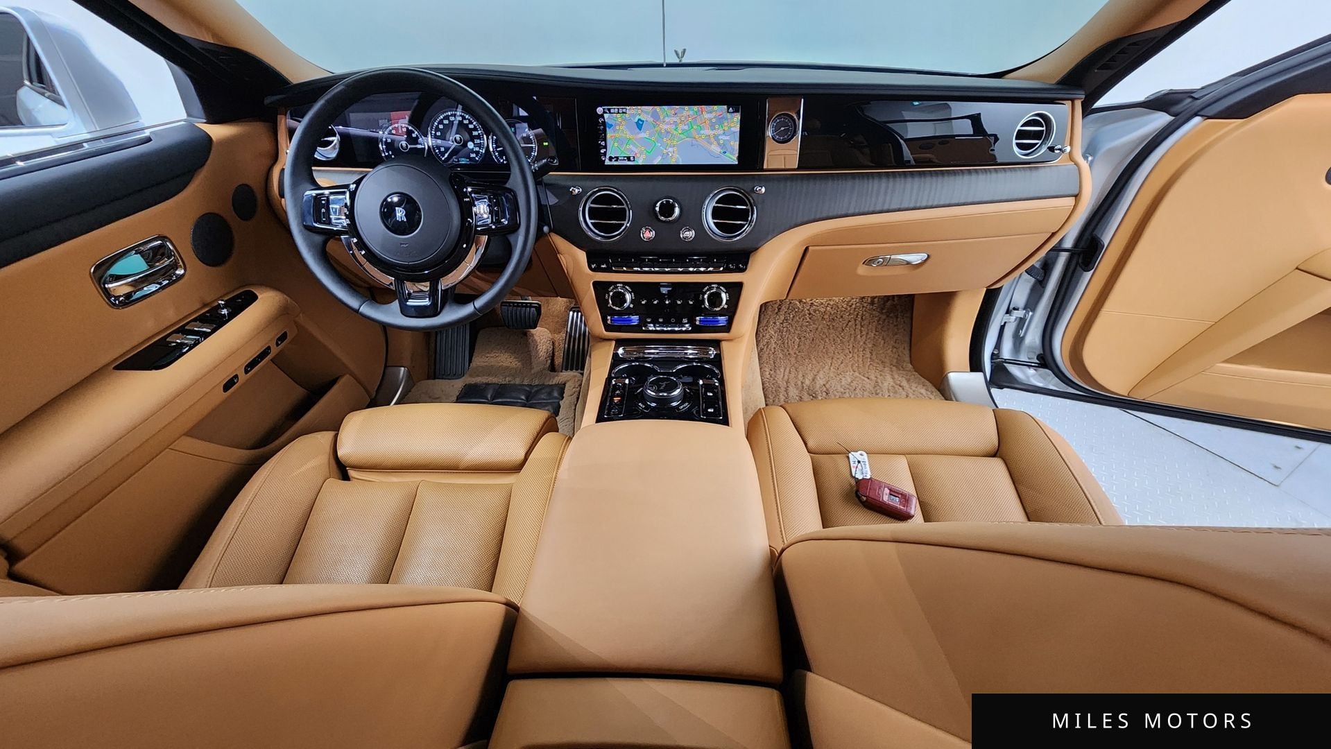 Rolls-Royce 고스트 2021 — миниатюра 7