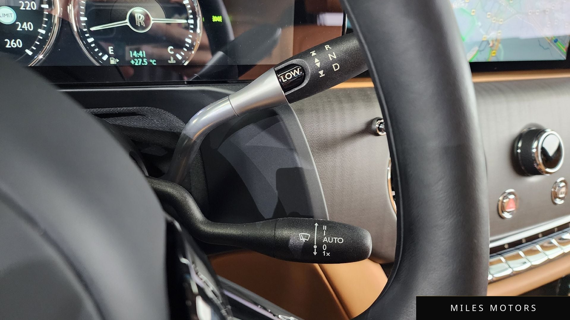 Rolls-Royce 고스트 2021 — миниатюра 9
