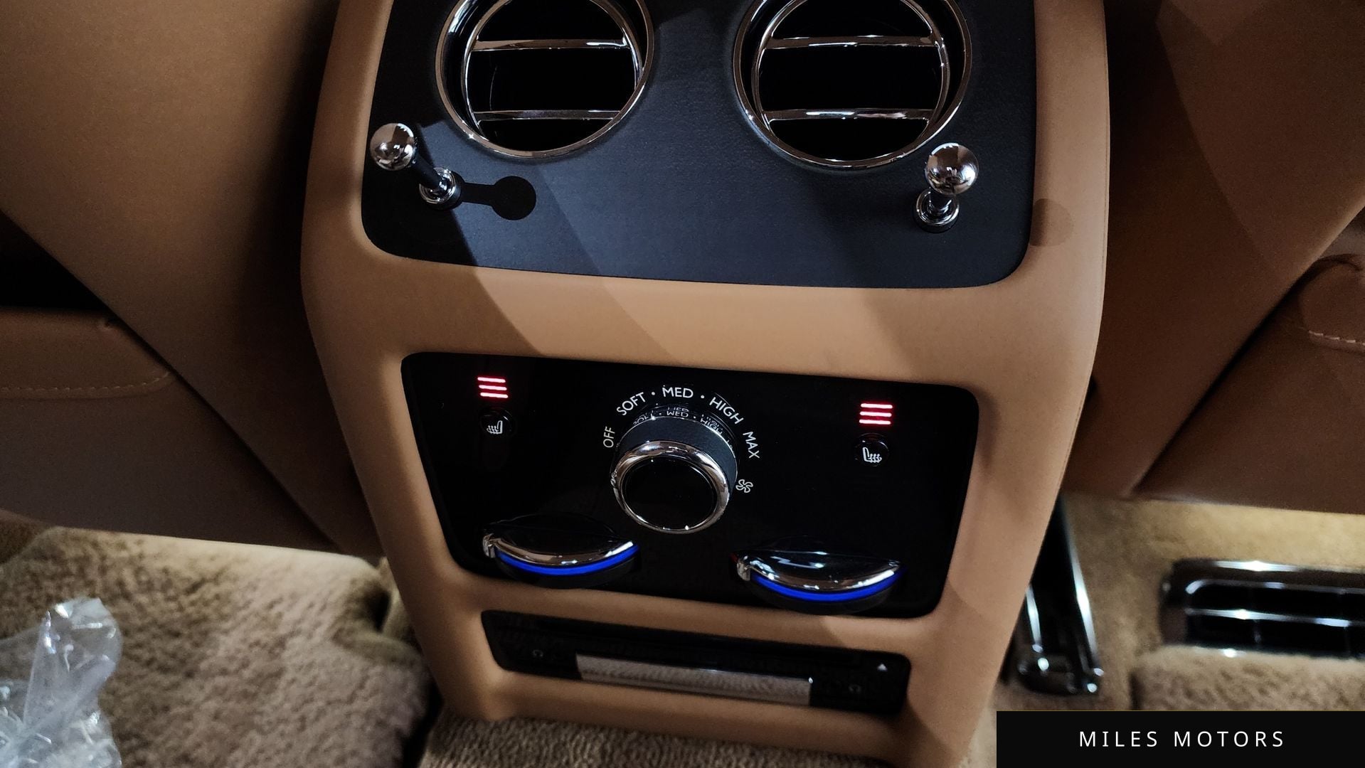 Rolls-Royce 고스트 2021 — миниатюра 18