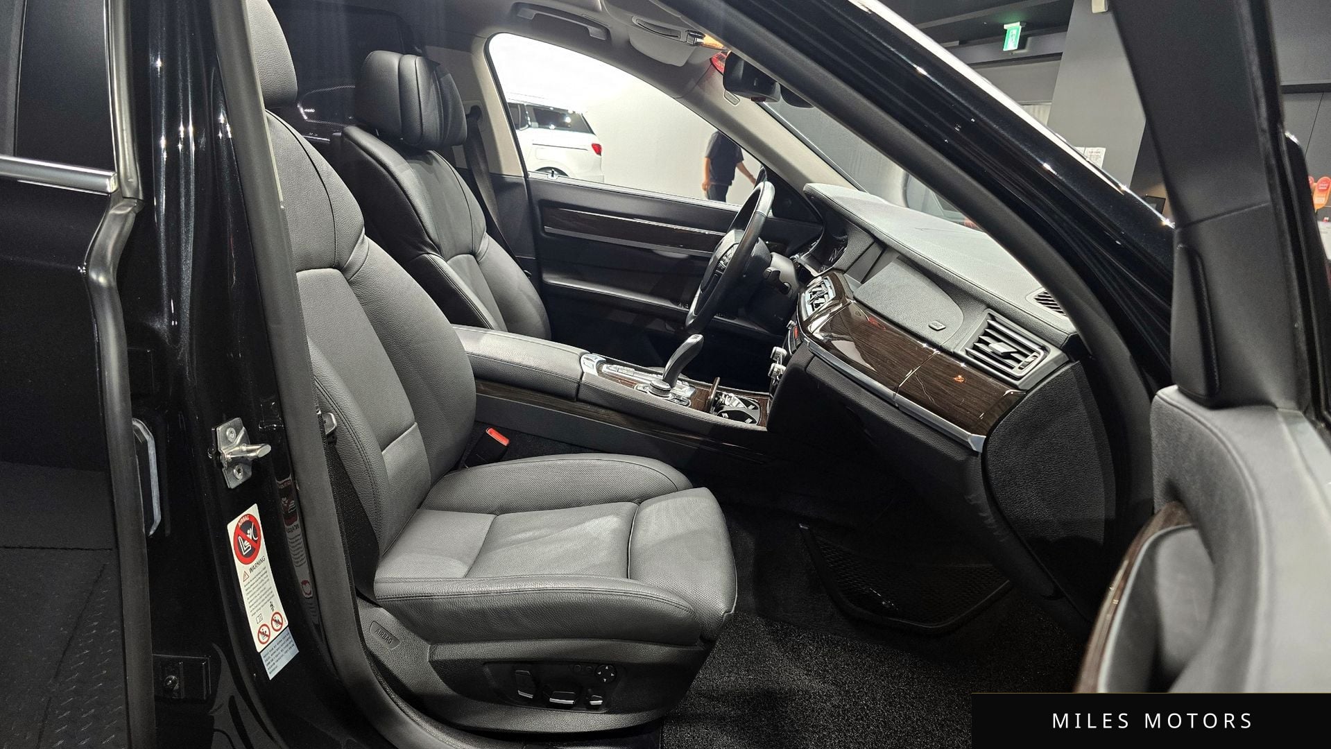 BMW 7 Series (F01) 2009 — миниатюра 10