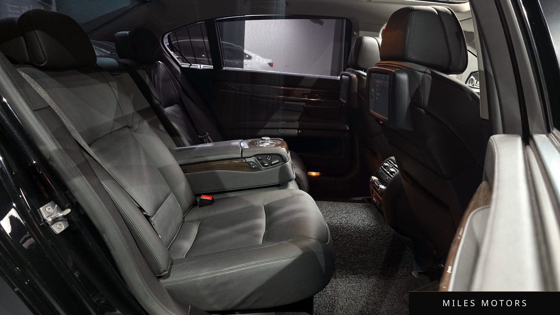 BMW 7 Series (F01) 2009 — миниатюра 12