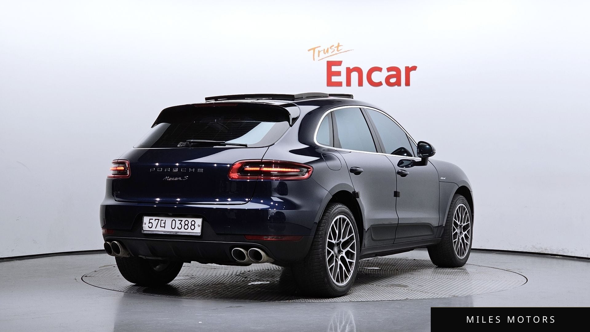 Porsche Macan 2017 — миниатюра 2