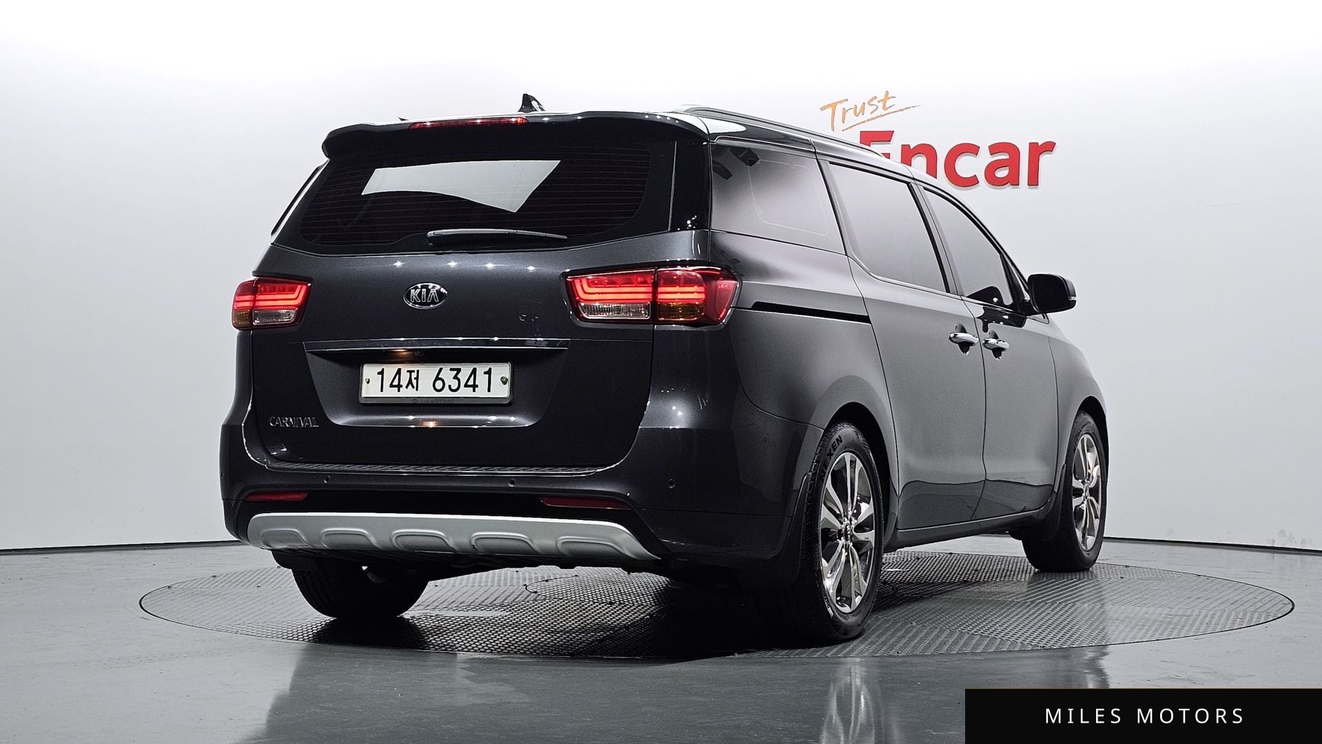 Kia Canival 2015 — миниатюра 2
