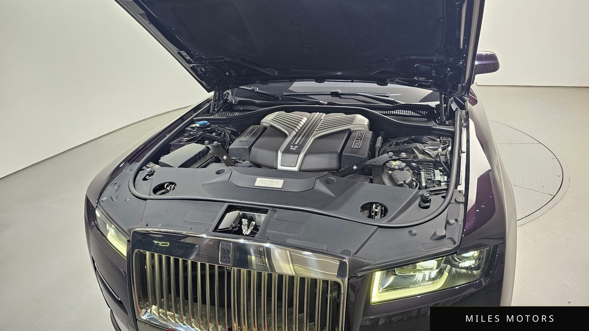 Rolls-Royce 고스트 2021 — миниатюра 6