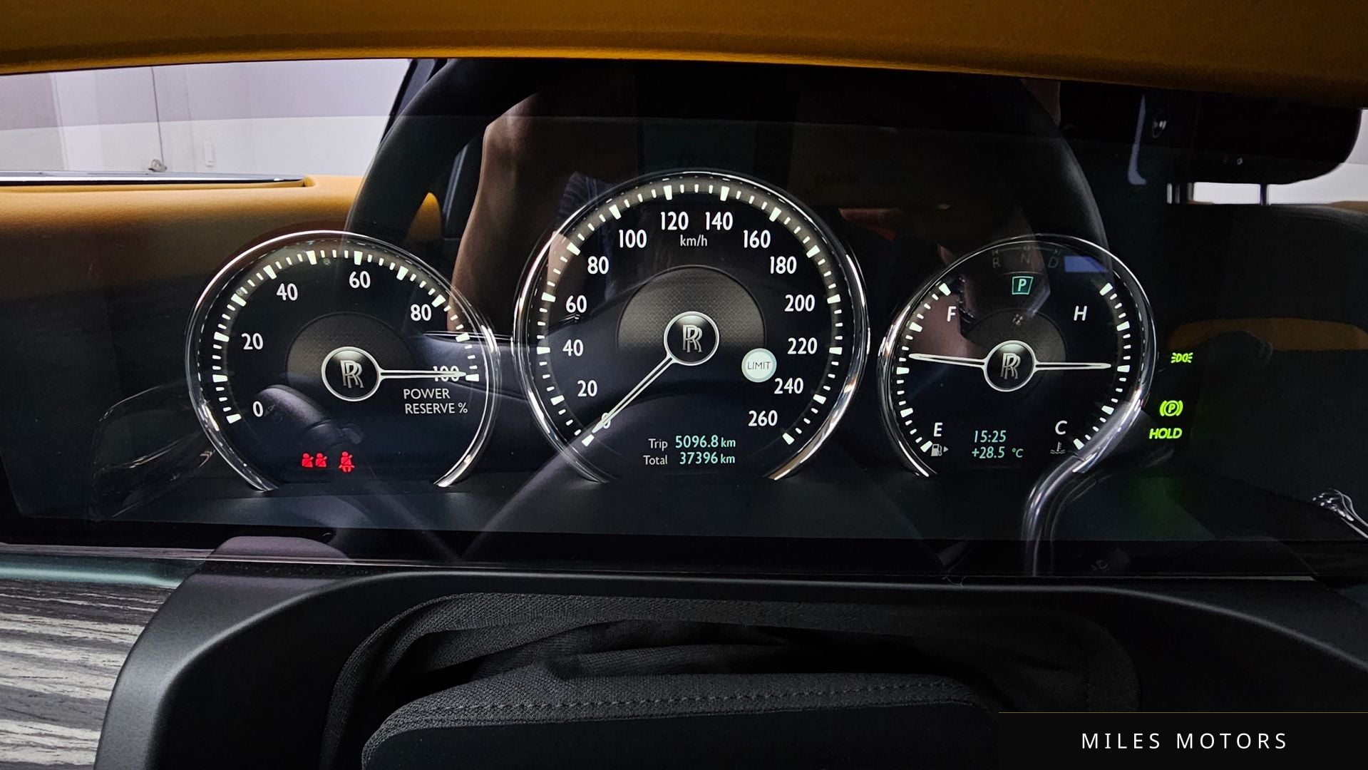 Rolls-Royce 고스트 2021 — миниатюра 8