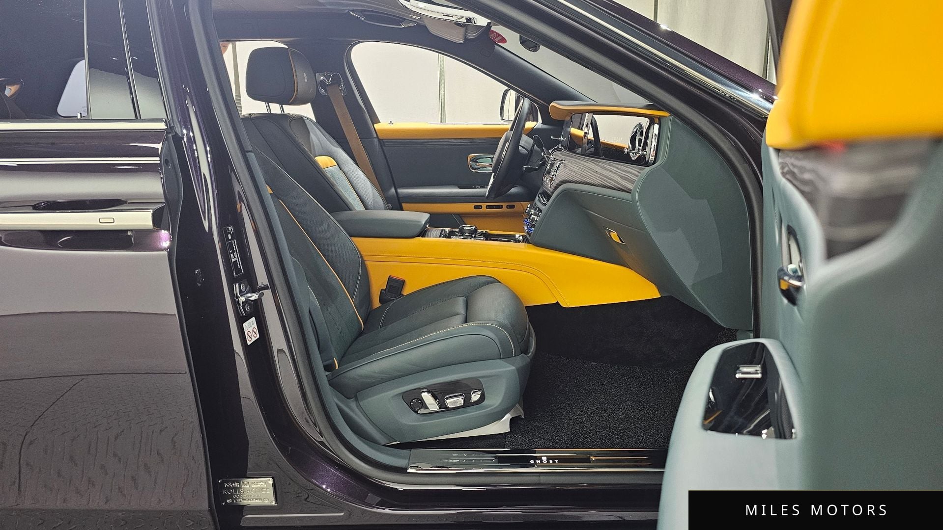 Rolls-Royce 고스트 2021 — миниатюра 10