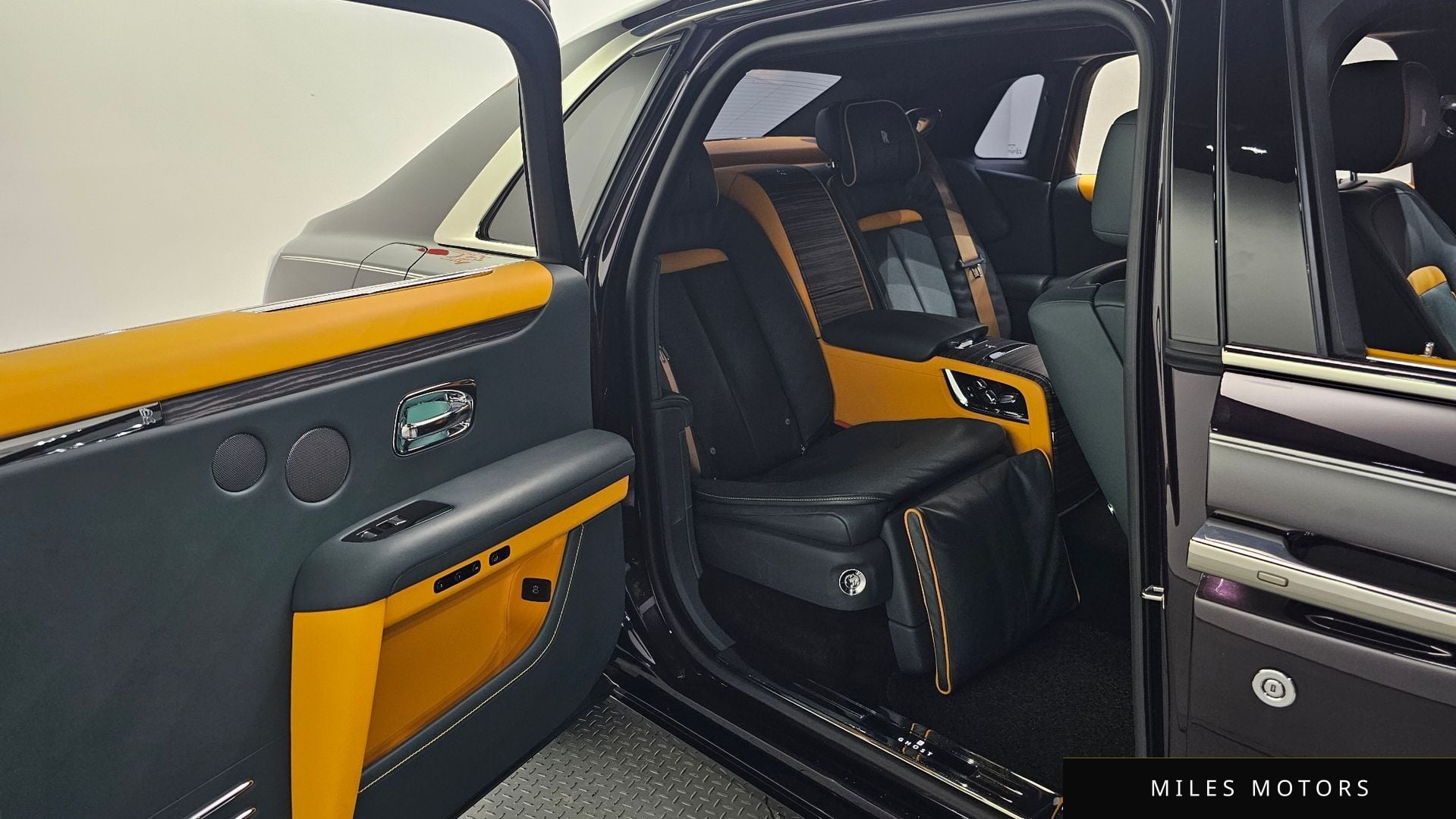 Rolls-Royce 고스트 2021 — миниатюра 12