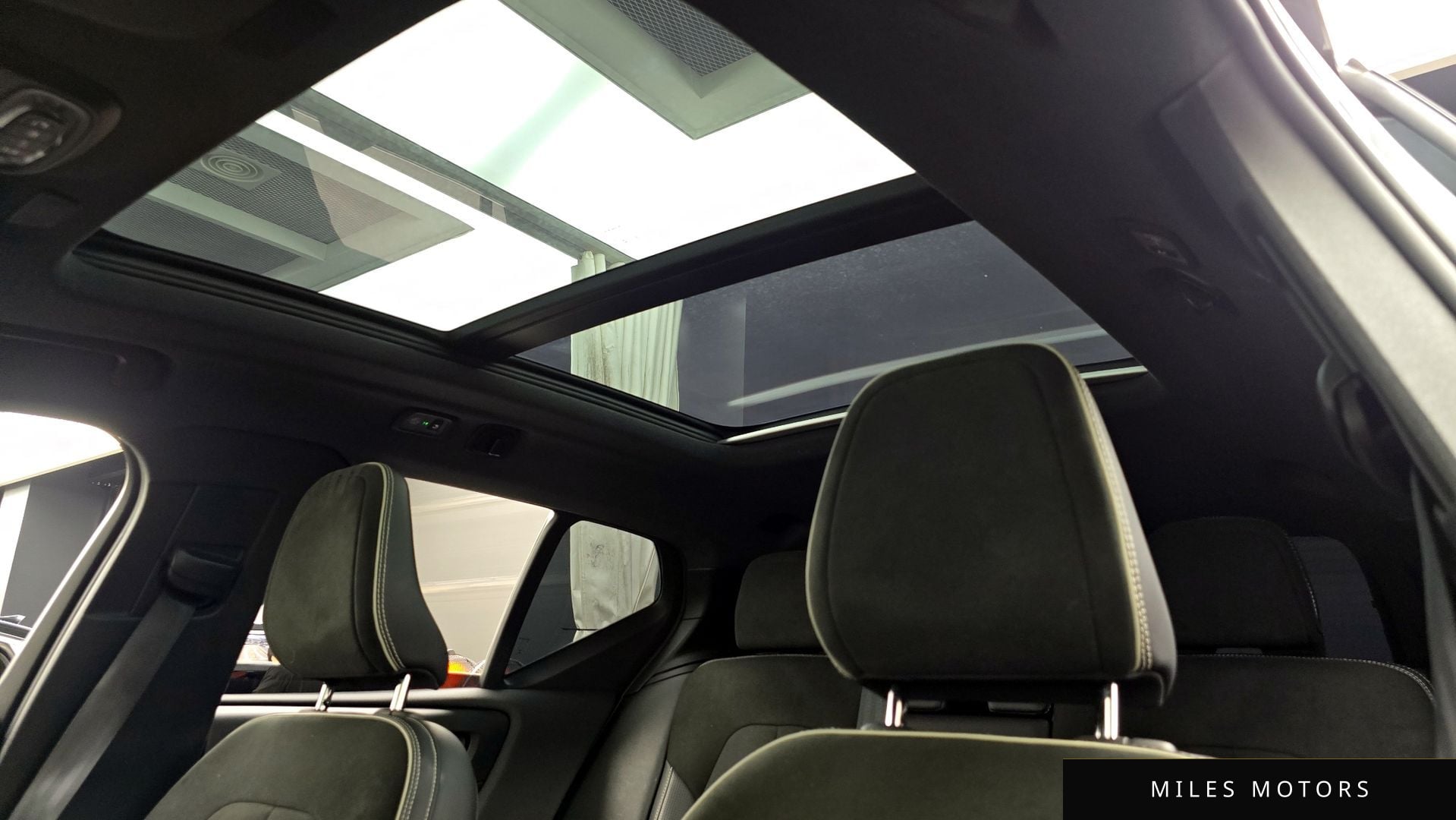 Volvo XC40 2019 — миниатюра 18