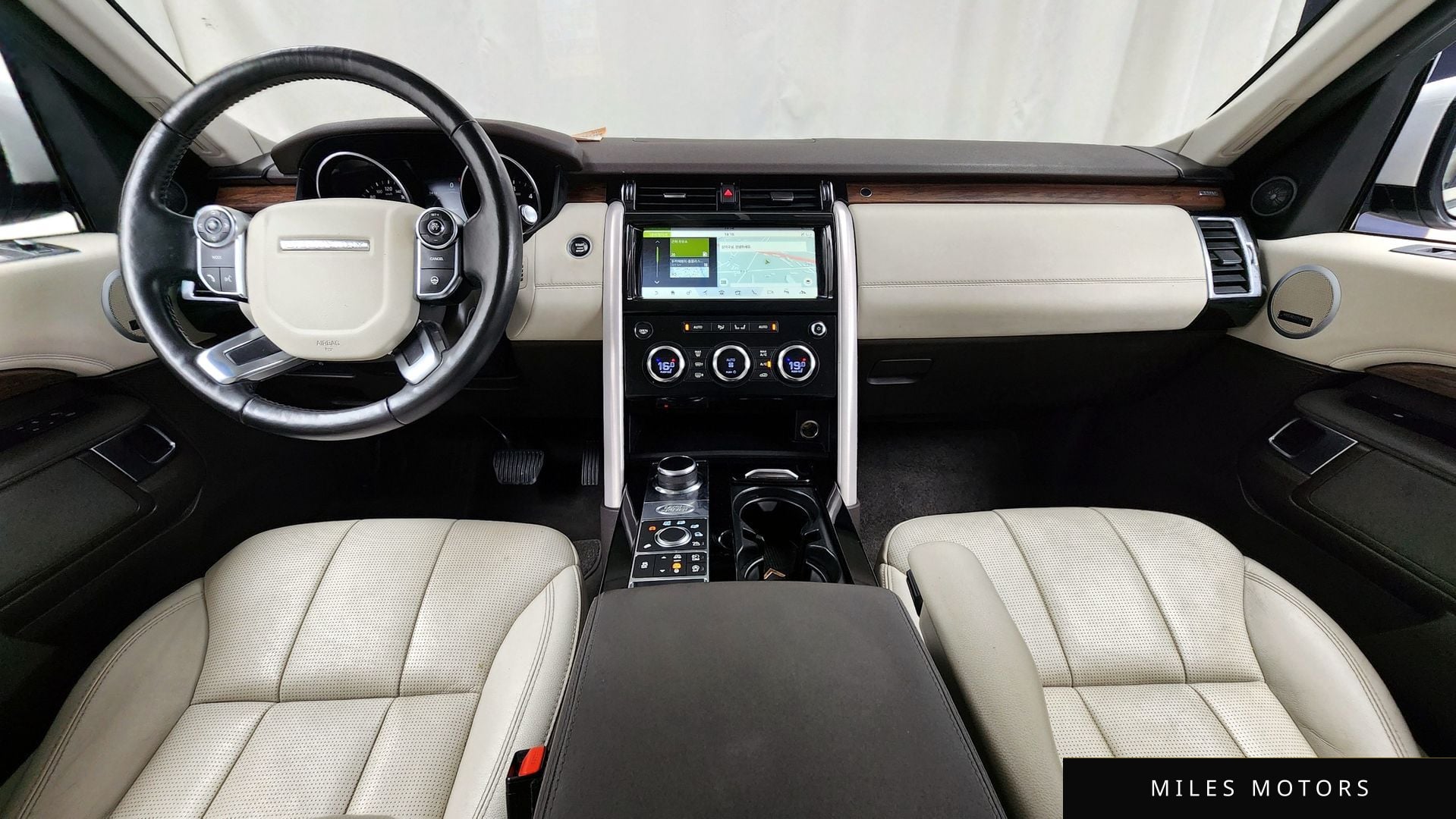 Land Rover Discovery 2017 — миниатюра 7