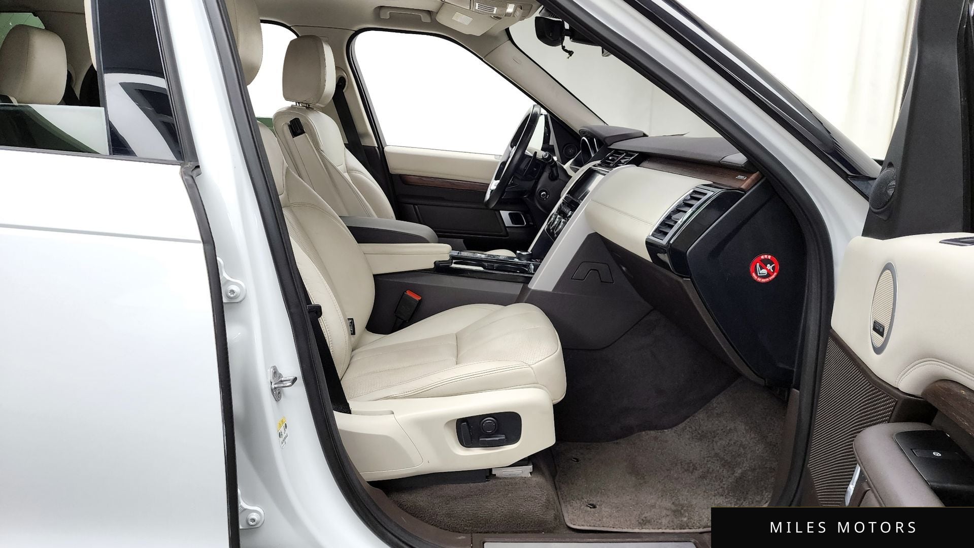 Land Rover Discovery 2017 — миниатюра 11