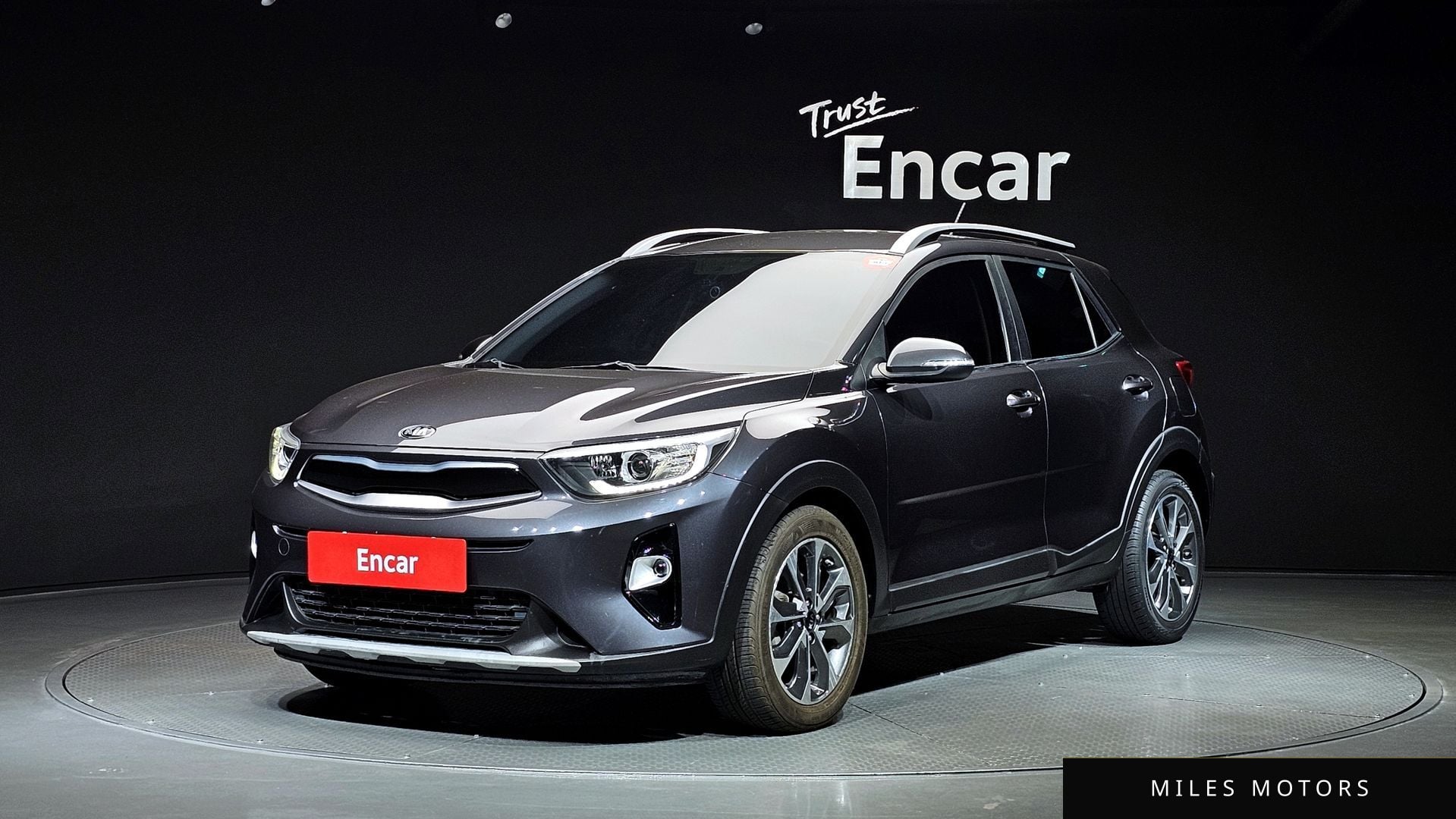 Kia Stonic 2018 — фото 1 из 12
