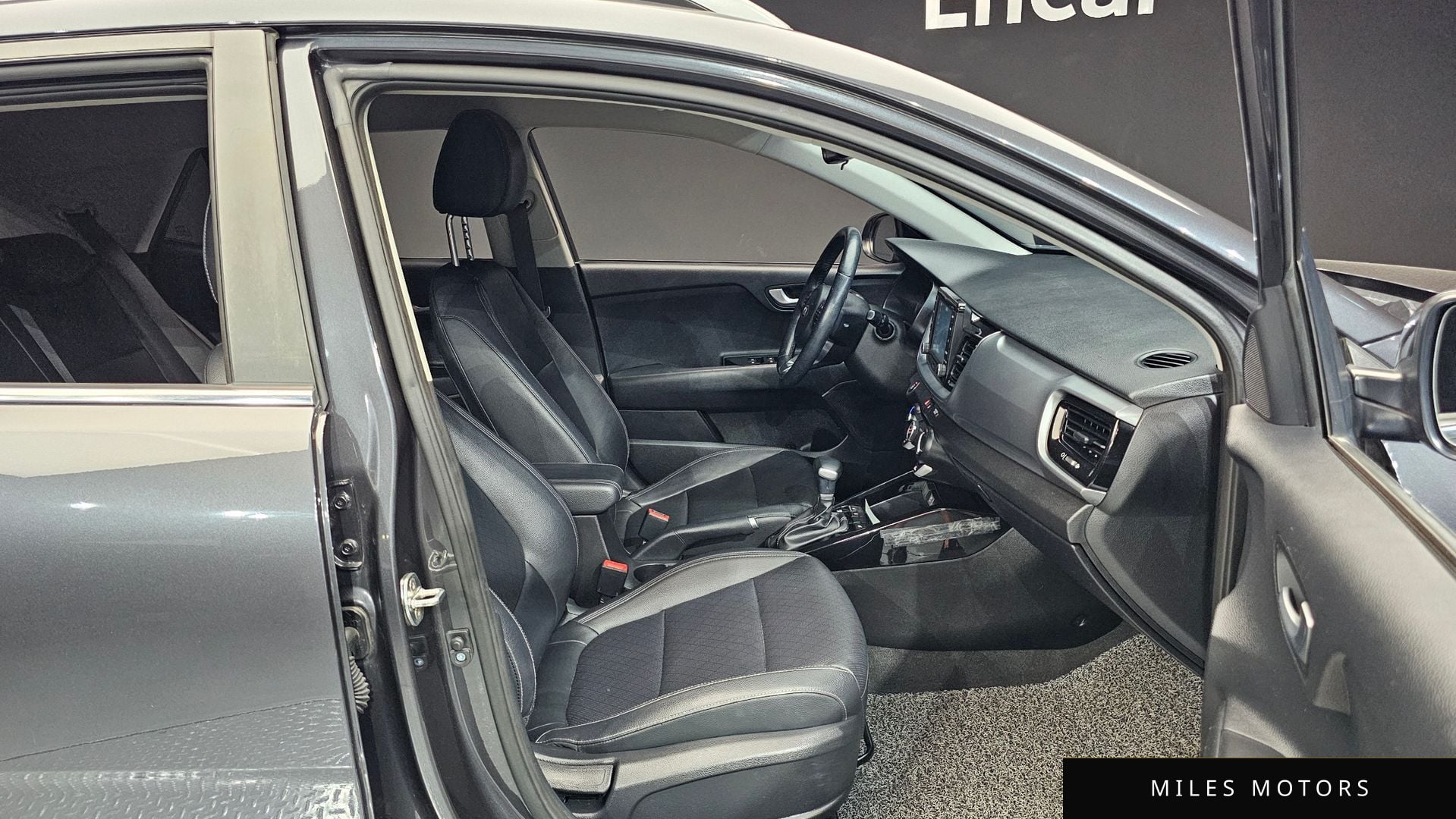 Kia Stonic 2018 — миниатюра 10