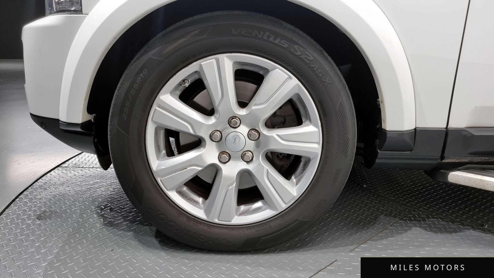 Land Rover Discovery 2016 — миниатюра 5