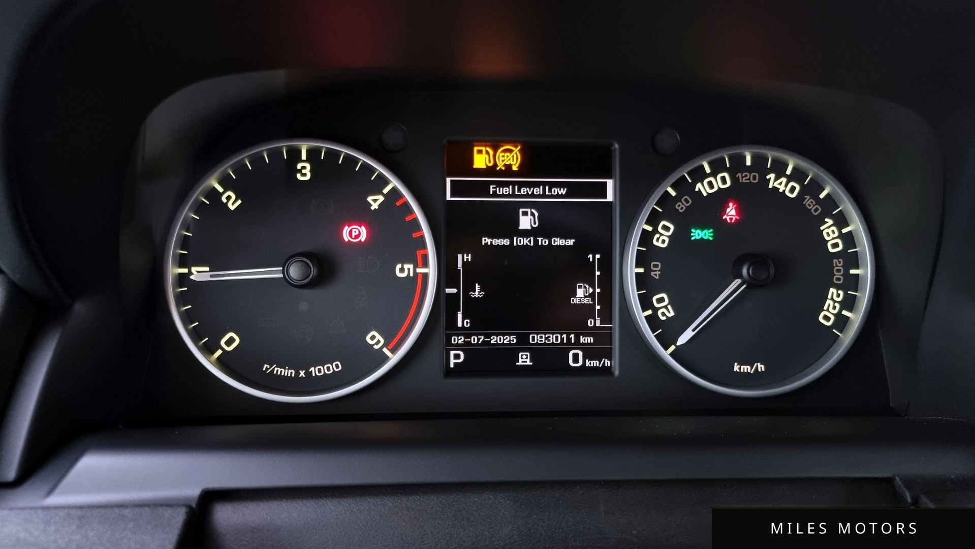 Land Rover Discovery 2016 — миниатюра 8