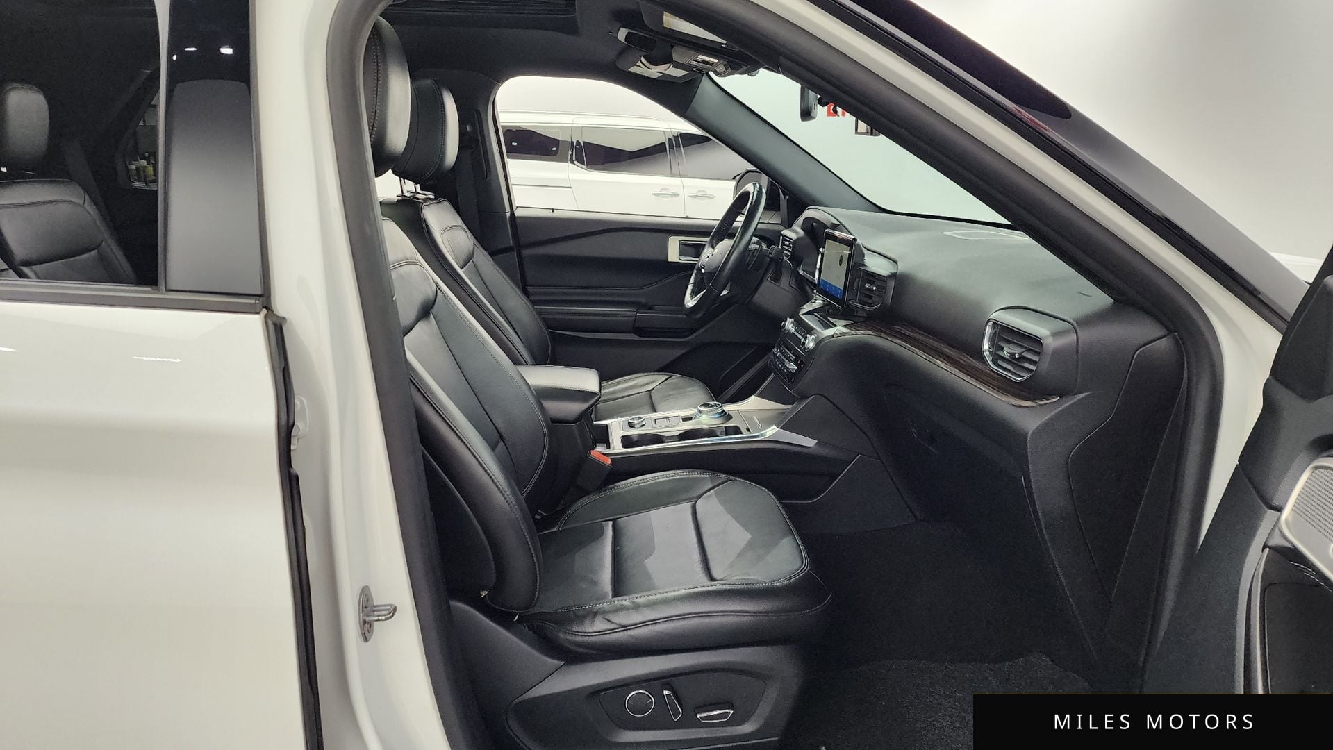 Ford Explorer 2020 — миниатюра 11