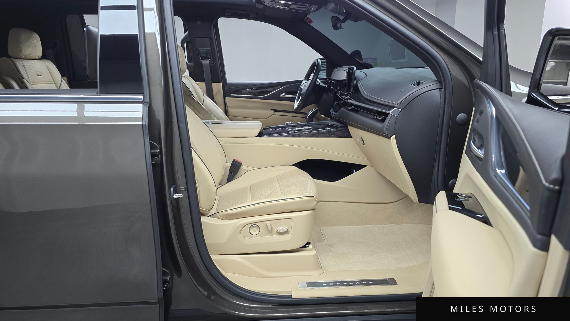 Cadillac Escalade 2021 — миниатюра 11