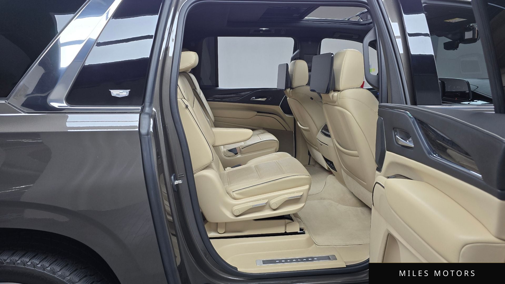 Cadillac Escalade 2021 — миниатюра 12