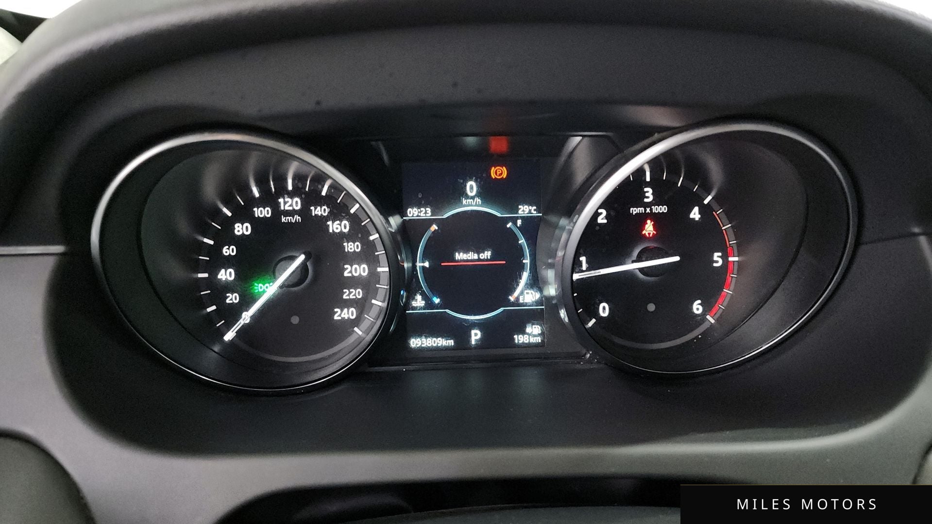 Land Rover Discovery Sport 2019 — миниатюра 8
