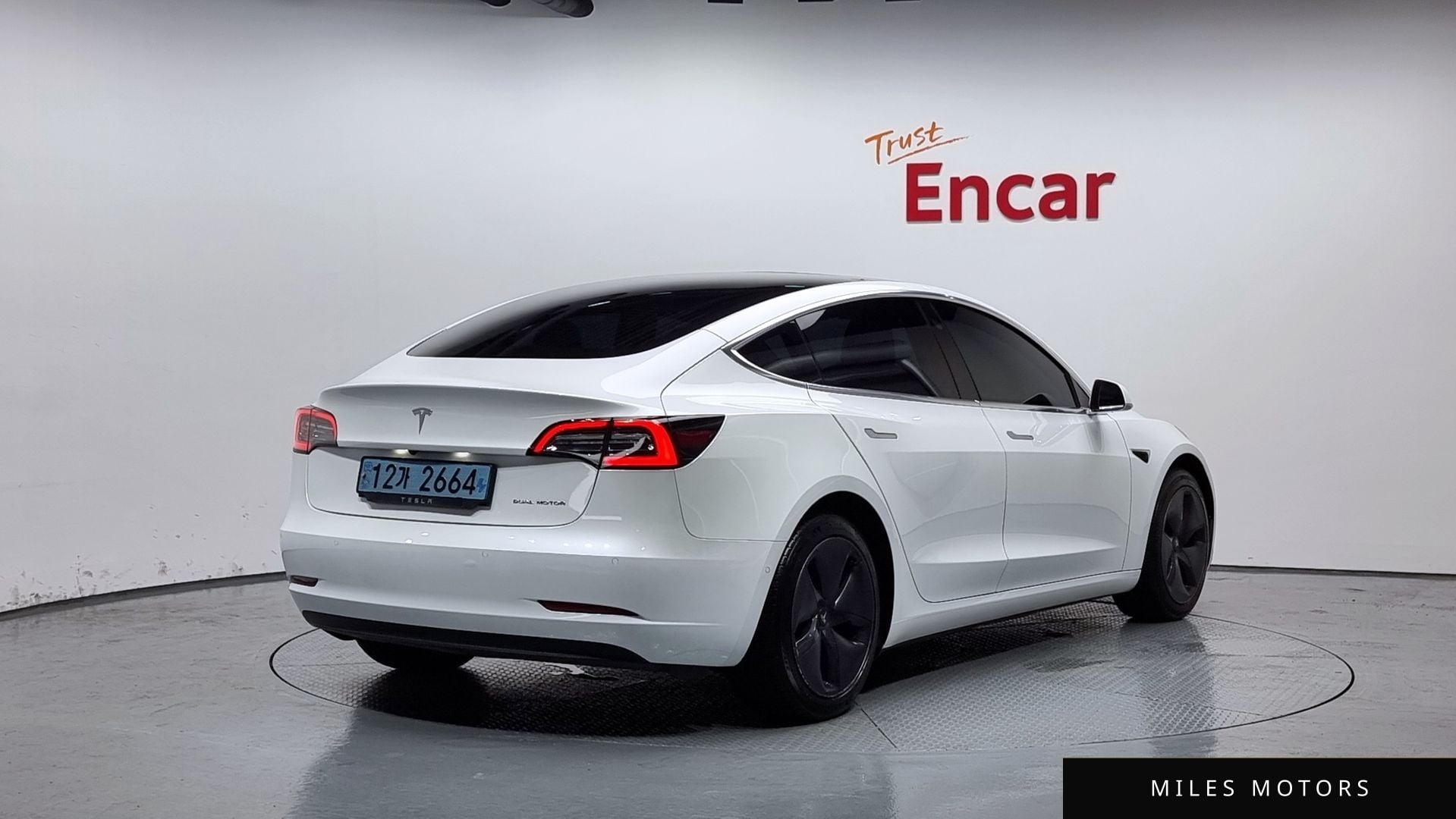 Tesla Model 3 2020 — миниатюра 2