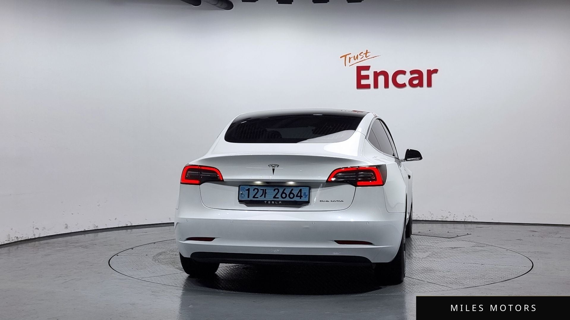Tesla Model 3 2020 — миниатюра 4