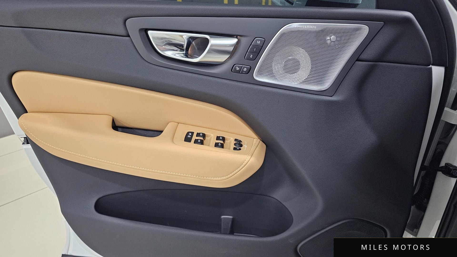 Volvo XC60 2025 — миниатюра 11