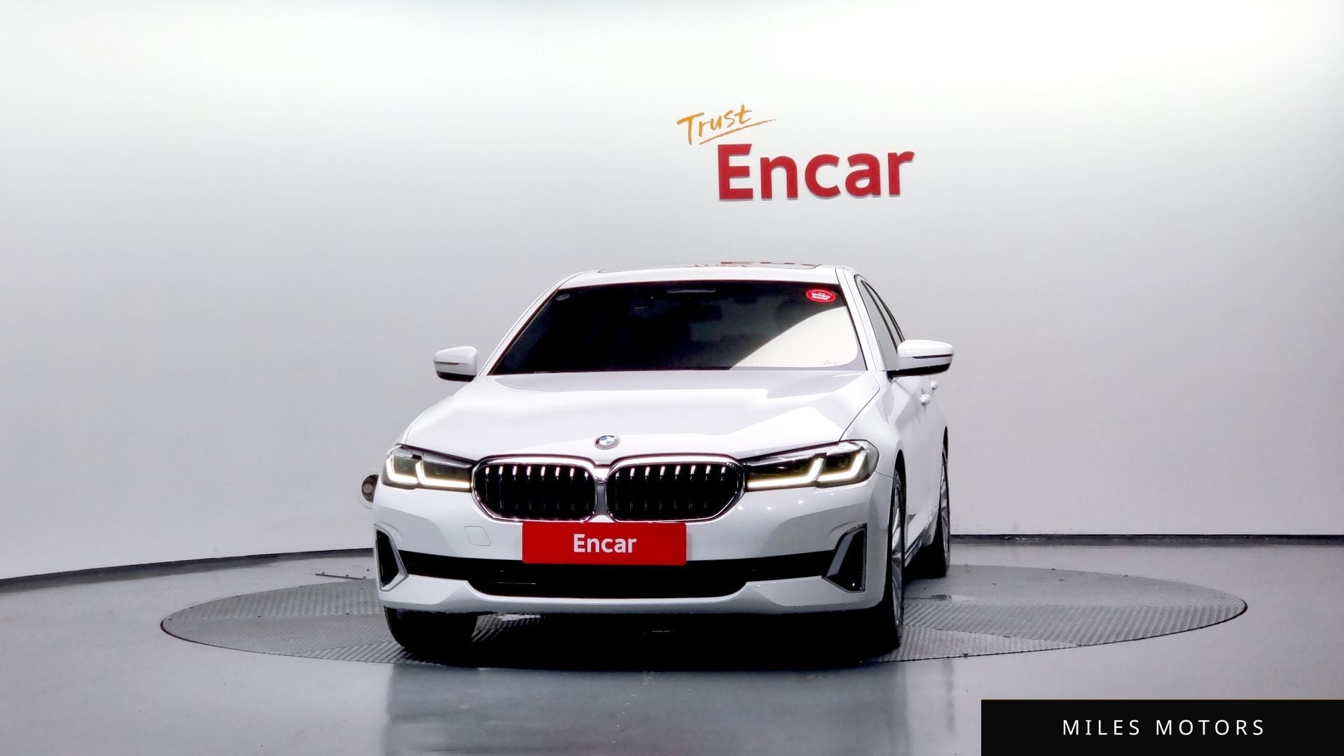 BMW 5 Series (G30) 2021 — миниатюра 3