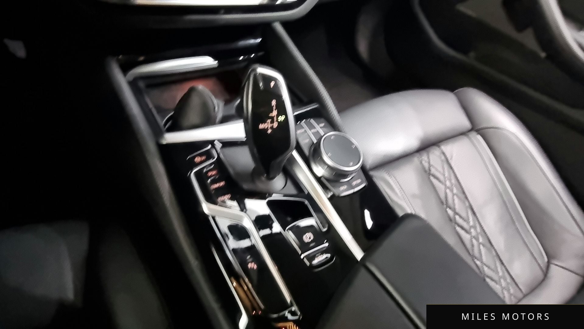 BMW 5 Series (G30) 2021 — миниатюра 9