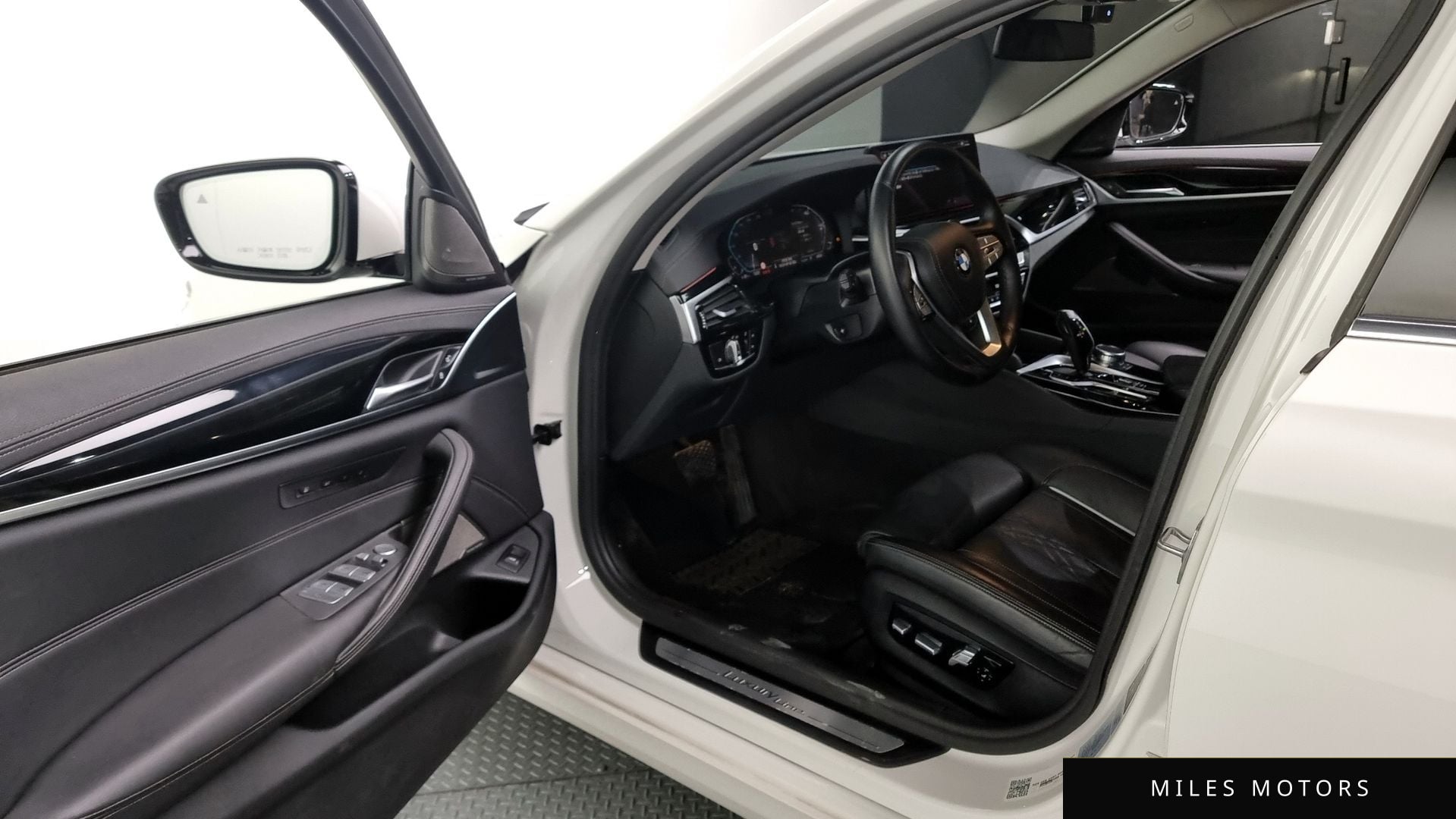 BMW 5 Series (G30) 2021 — миниатюра 10